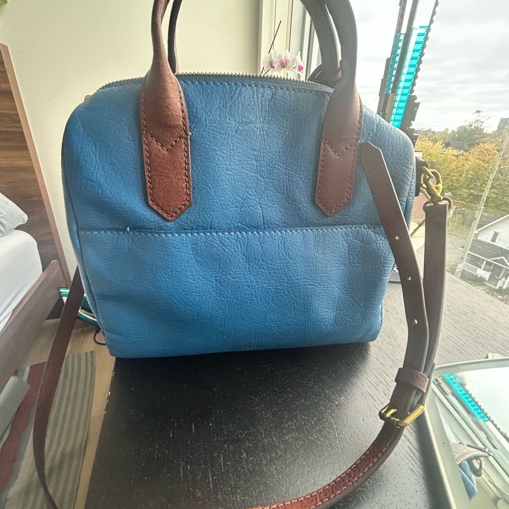Fossil Leather Blue Purse with Brown Handles